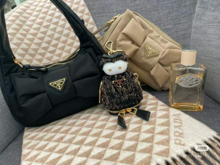 Picture of Prada Handbags _SKUfw185751762fw